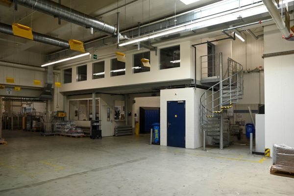 40004-coop-buero-1CC15A007-5E71-E255-5EEB-60D0272E4E0E.jpg